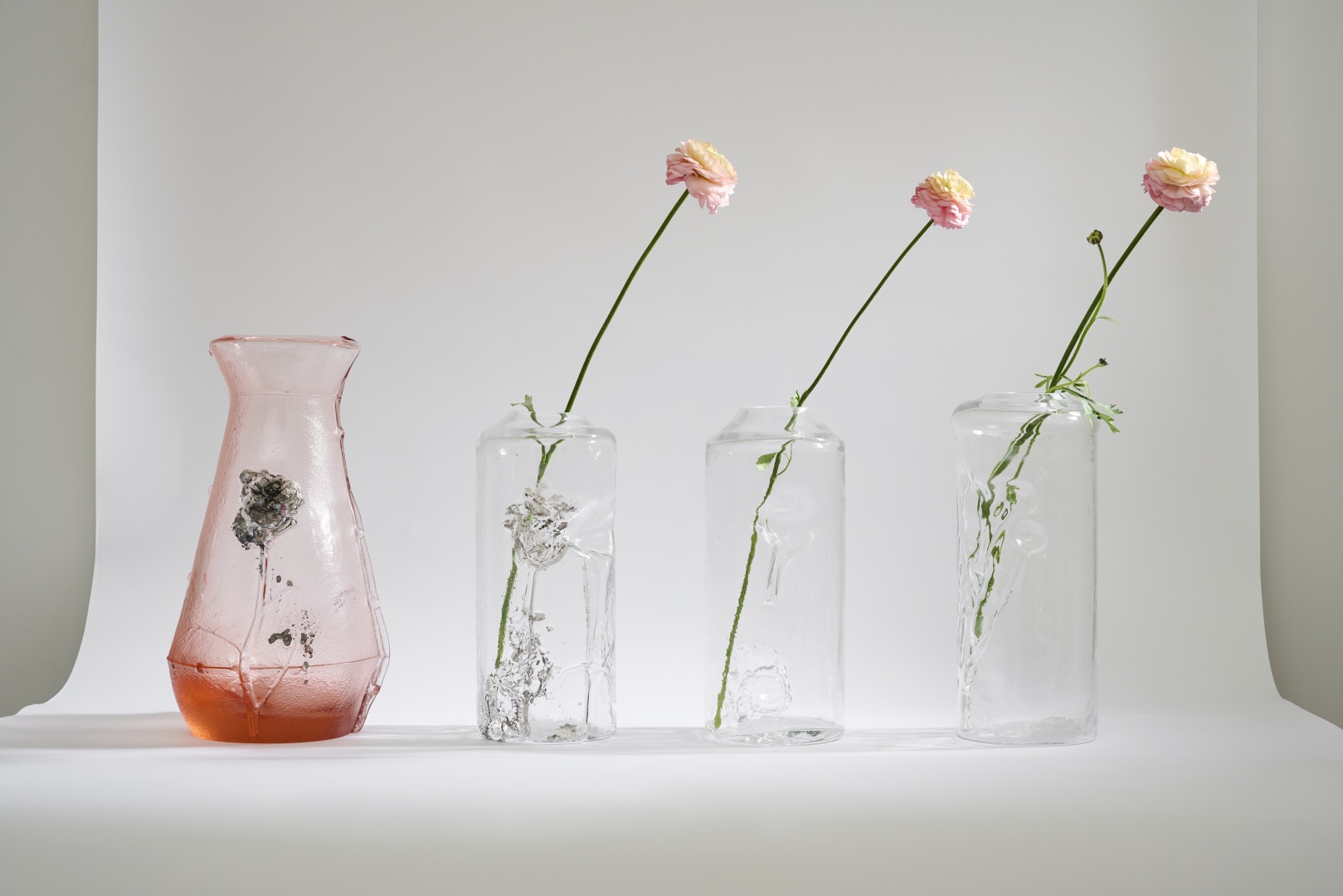 Atelier Ferraro выставляет новую серию ваз в Palazzo Giureconsulti