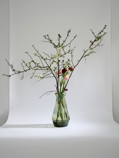 Atelier Ferraro выставляет новую серию ваз в Palazzo Giureconsulti