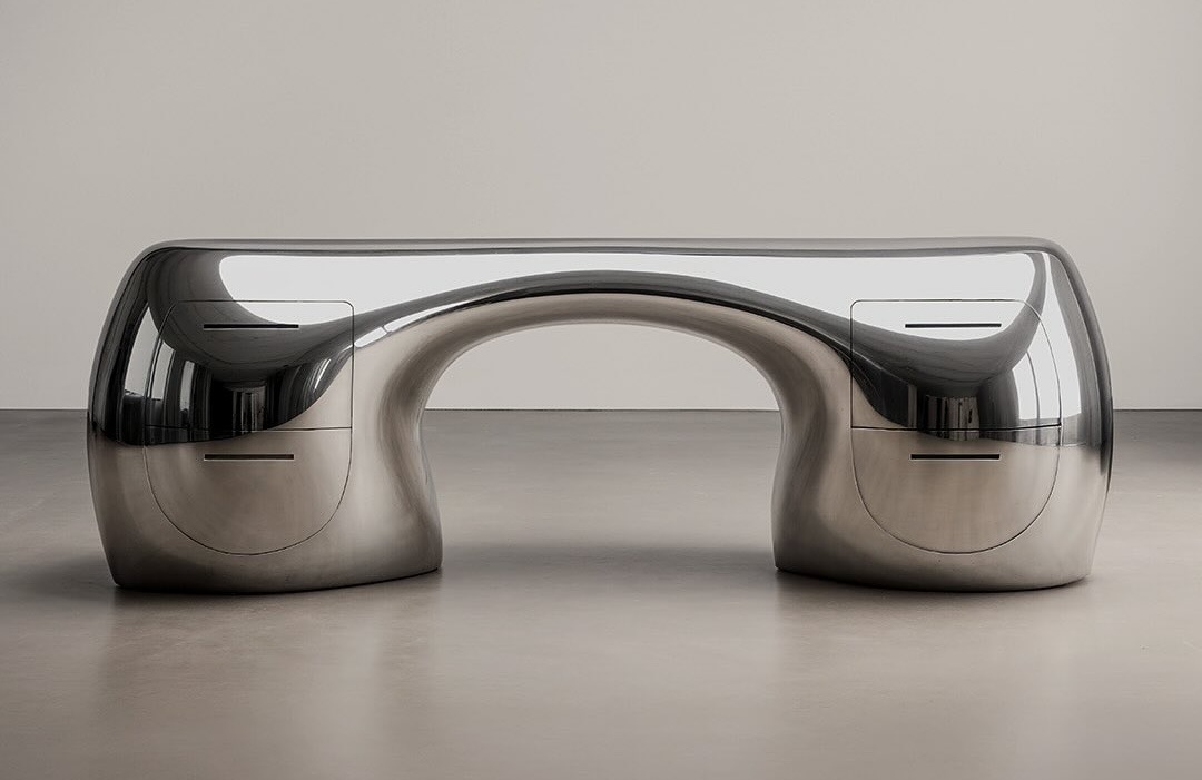 Пэдди Пайк представил коллекцию скульптурной мебели Arnardo Пэдди Пайк представил коллекцию скульптурной мебели Arnardo