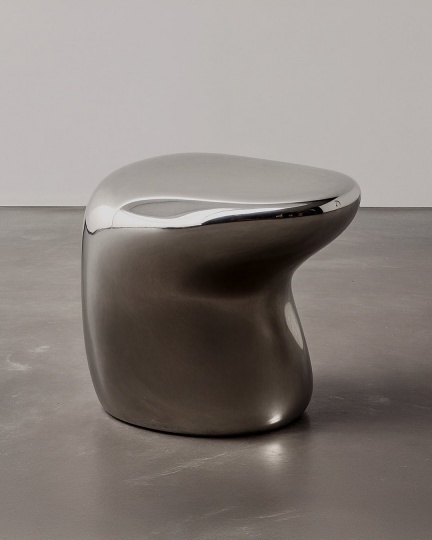 Пэдди Пайк представил коллекцию скульптурной мебели Arnardo