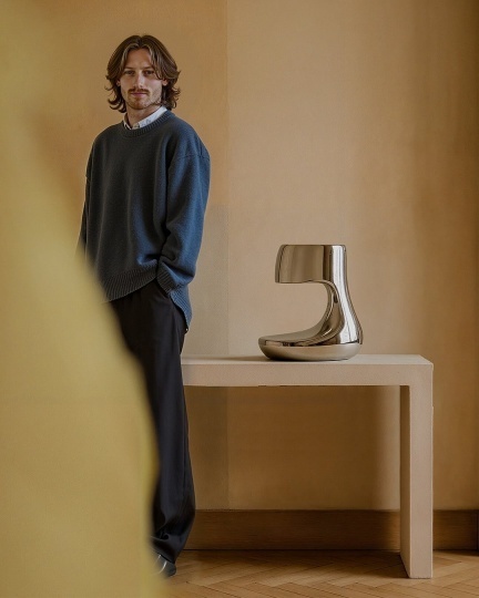 Пэдди Пайк представил коллекцию скульптурной мебели Arnardo