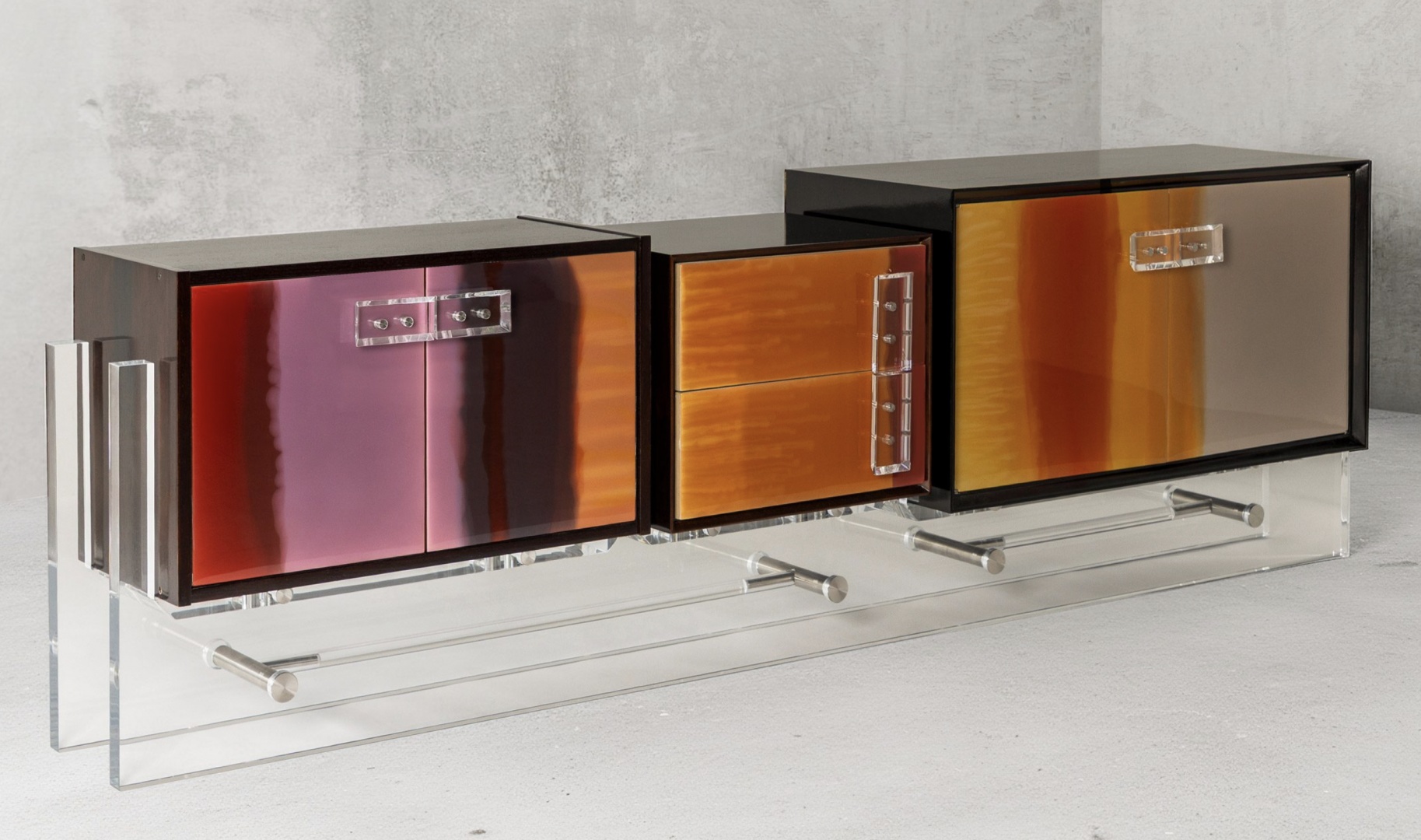 Draga & Aurel показали коллекцию мебели из муранского стекла, смолы и бетона Draga & Aurel показали коллекцию мебели из муранского стекла, смолы и бетона