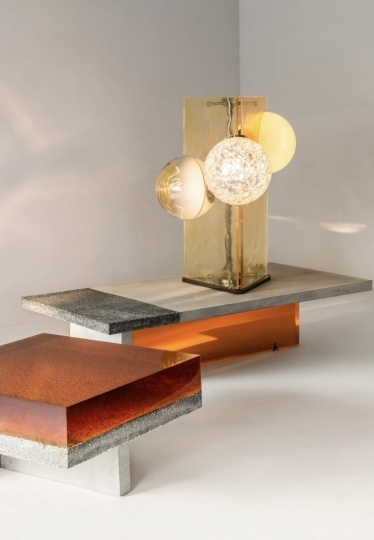Draga & Aurel показали коллекцию мебели из муранского стекла, смолы и бетона