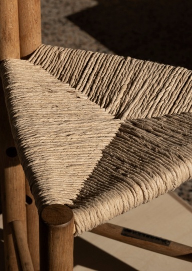 Студия AtMa Inc создала коллекцию мебели из сломанных стульев Бёрге Могенсена