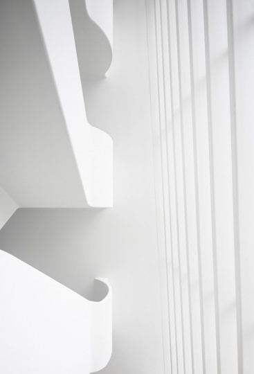 Сантьяго Калатрава построил офисное здание с многоуровневой велопарковкой в Цюрихе