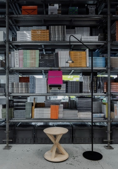 Herzog & de Meuron создали пространства для чтения на выставке Capsule Plaza Tokyo