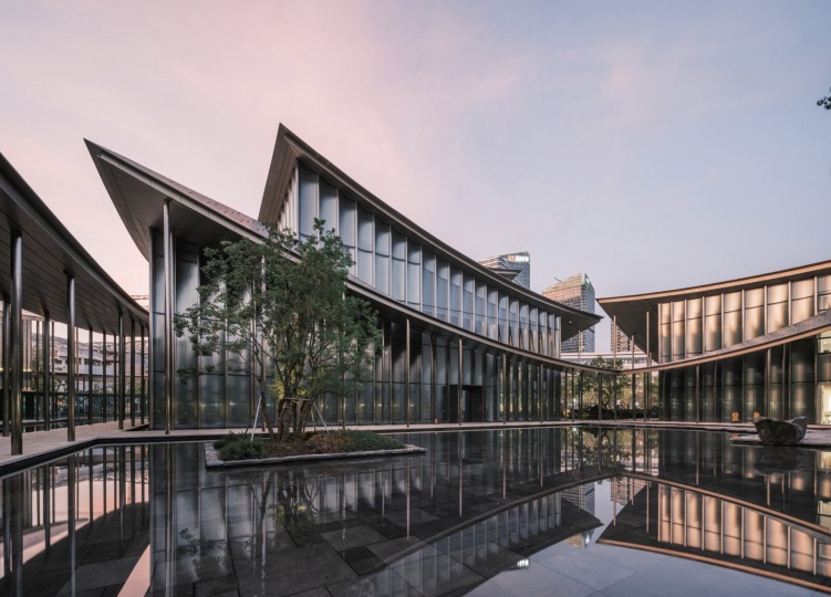 Студия BIG построила Музей современного искусства в Сучжоу