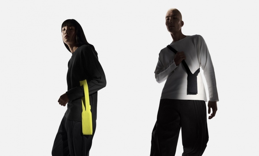 Apple и Issey Miyake представили универсальные чехлы для iPhone