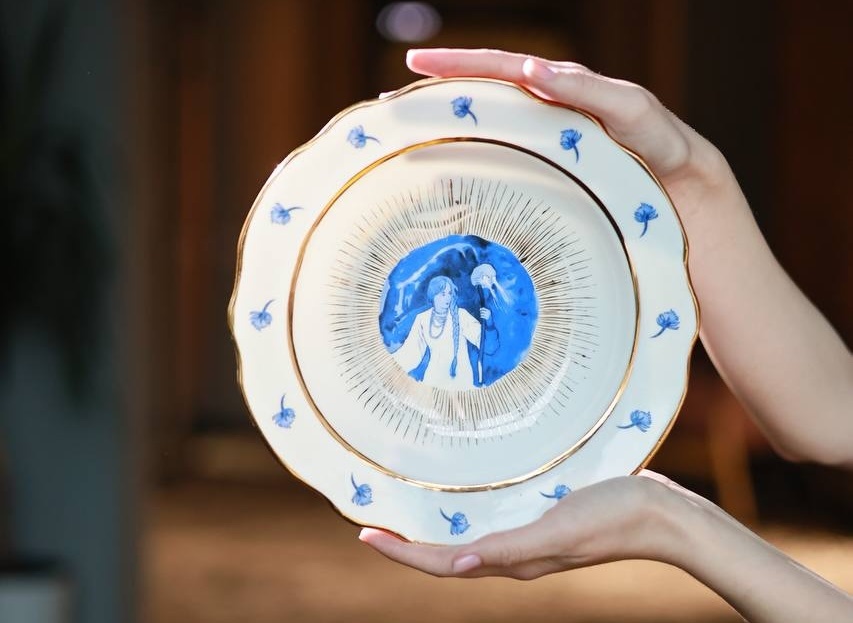 Антихрупкость выпустит три новые коллекции по мотивам гжельского фарфора