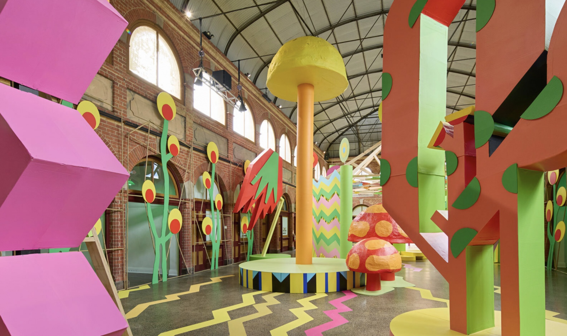 Красочная инсталляция Мораг Майерскоу в Австралии