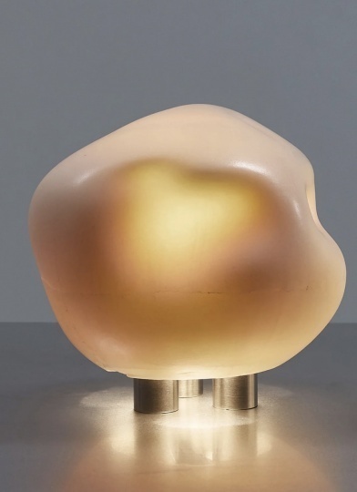 Студия Daydreaming Objects показала светильники Scoop из натурального воска