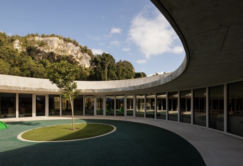 Toro Arquitectos построили детский сад в форме кольца ​в Пуэрто-Рико