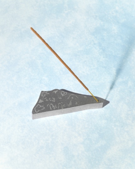 Студия A+V и художница Катя Любавская выпустили «Зимнюю коллекцию»