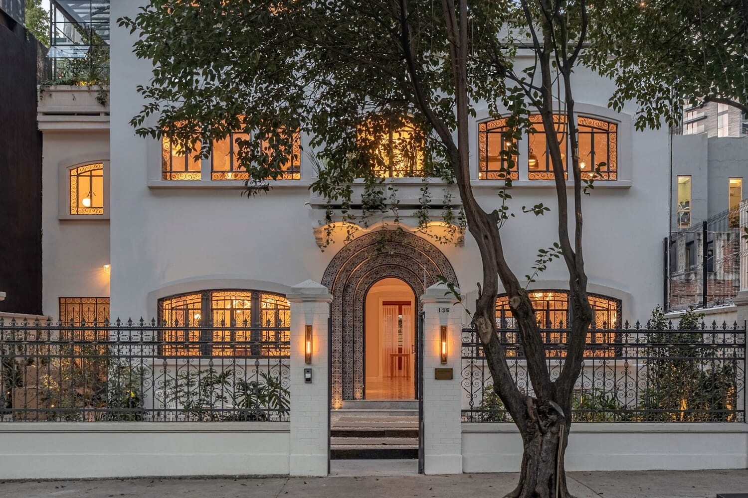 Ли Брум преобразит шоурум Diez Company во время Недели искусства в Мехико Ли Брум преобразит шоурум Diez Company во время Недели искусства в Мехико