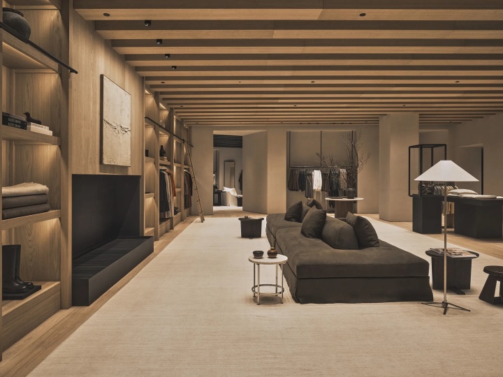 Винсент ван Дуйсен оформил новый магазин Zara в Барселоне