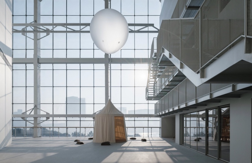 В Шанхае появилась библиотека Chanel