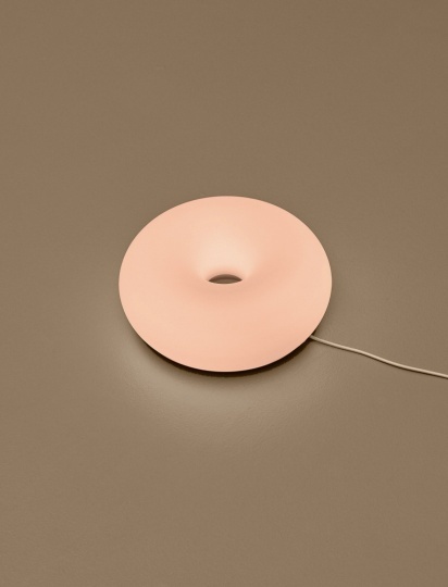 IKEA представила новую версию лампы Varmblixt по дизайну Сабин Марселис