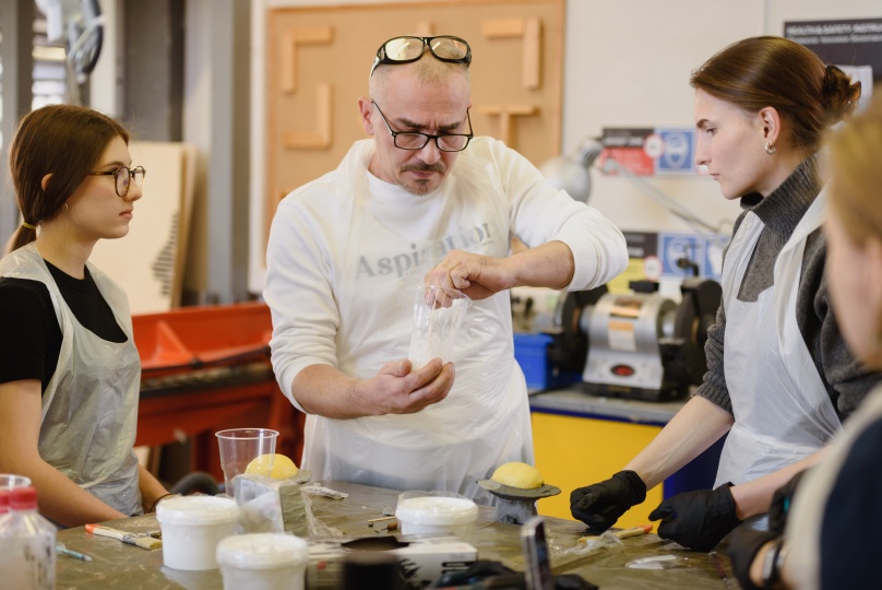 Британка и Universal University проводят конкурс на обучение