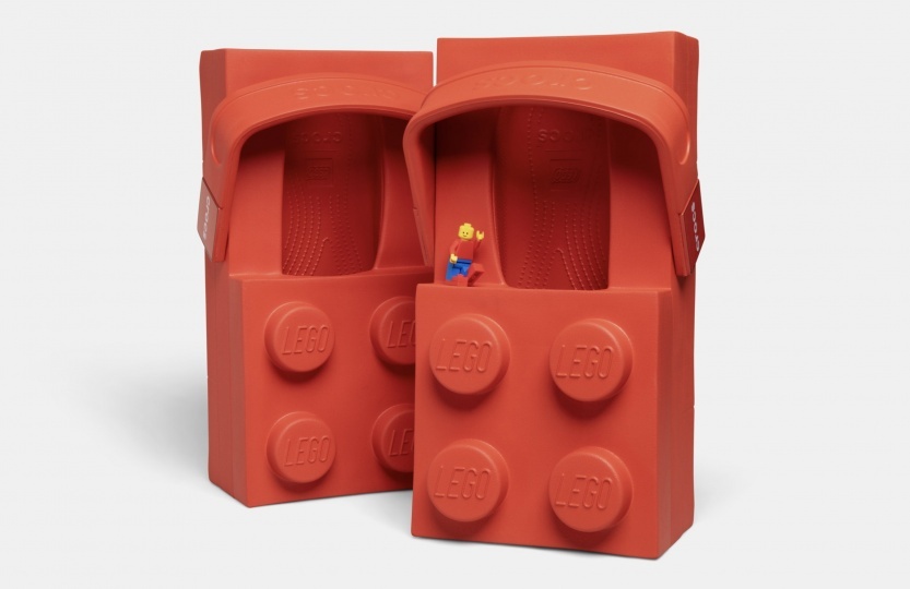 Crocs выпустили сабо в виде гигантских кубиков Lego