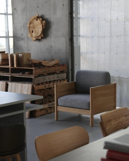 Коллаборация Karimoku New Standard и ASICS