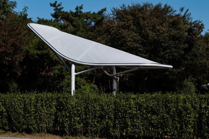 В парках Сеула установили навесы, выдерживающие суровые погодные условия