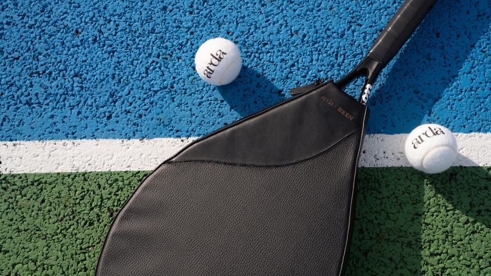 Лондонский стартап разработал альтернативную кожу из пивных остатков