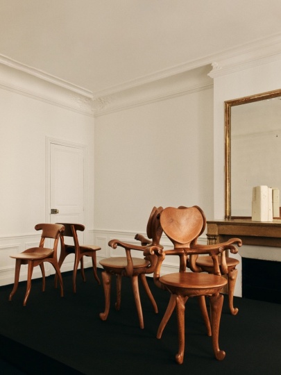 BD Barcelona показал предметы Антонио Гауди в Париже