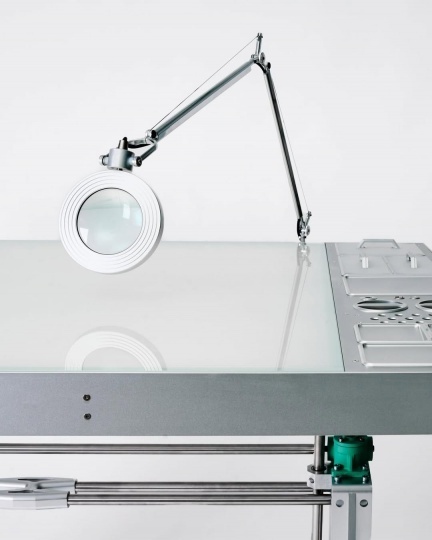 Студия CALIPER разработала чертежный стол для Дэниела Аршама