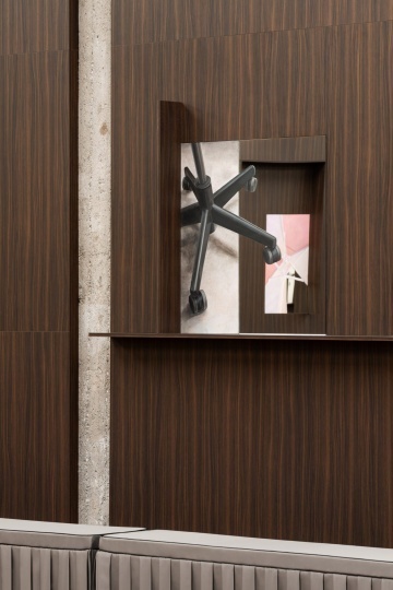 Студия Formafantasma разработала сценографию для показа Marni