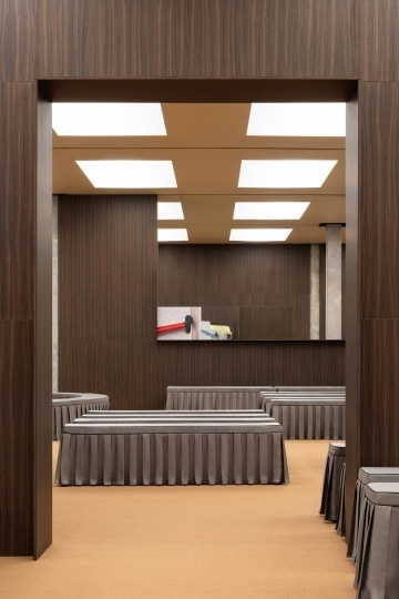 Студия Formafantasma разработала сценографию для показа Marni