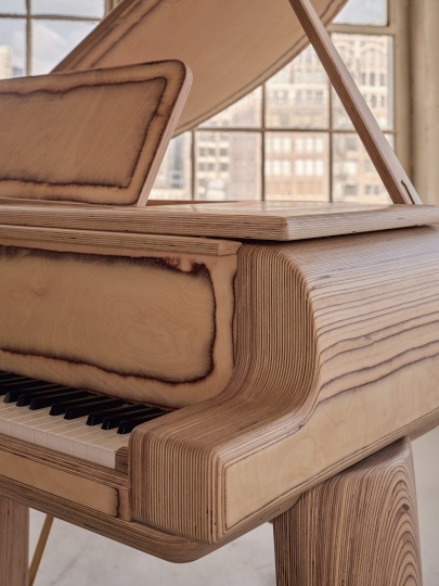 Келли Уэстлер создала пианино для бренда Edelweiss