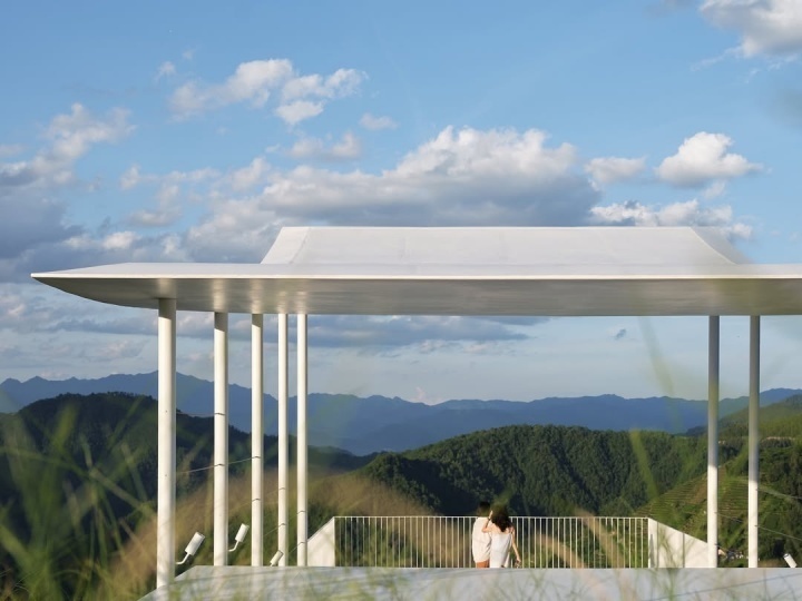 Studio RE+N построила смотровую площадку с видом на чайную долину