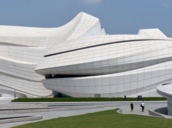 Zaha Hadid Architects завершили строительство центра культуры и искусства в Китае