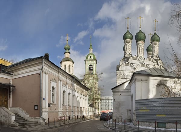 Под сенью замоскворецких церквей 