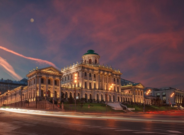 Интерьерная экскурсия в Дом Пашкова — XVIII век с видом на Кремль