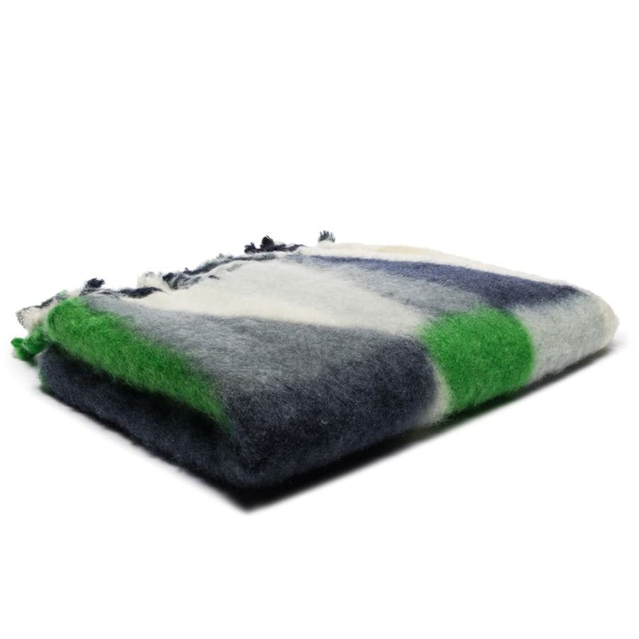 Одеяло с бахромой и геометричным узором