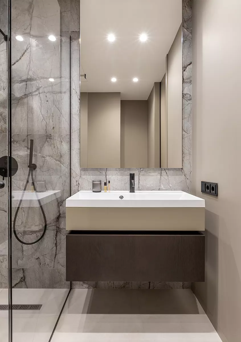 Изумрудные акценты в интерьере квартиры для молодого бизнесмена — проект Ксении Мицкевич