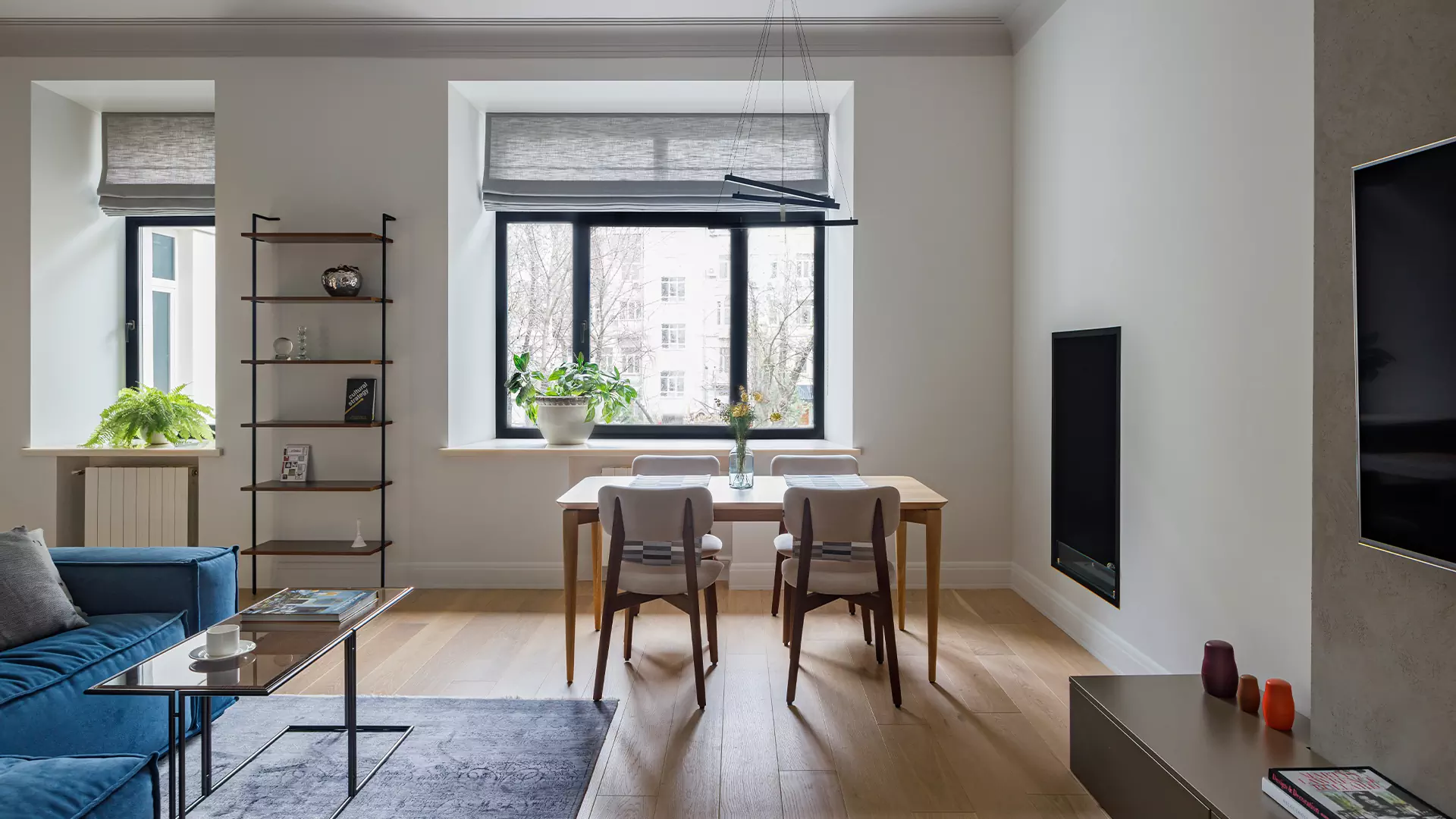 Расслабляющий интерьер квартиры с проходной кухней — проект I+E Spaces Studio