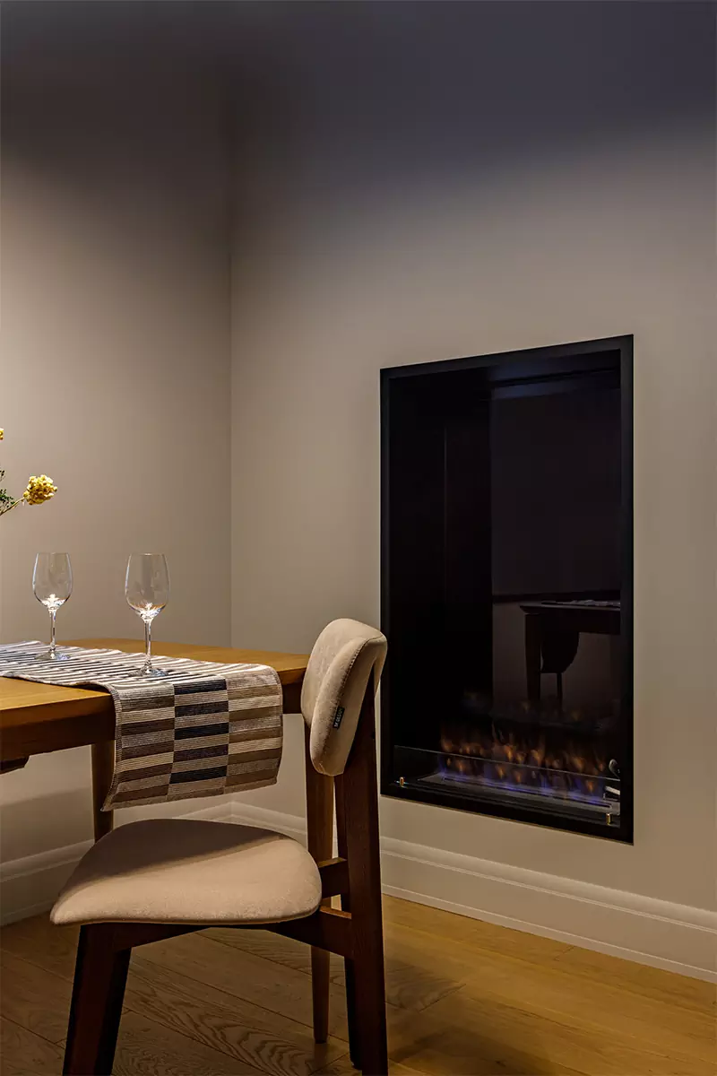 Расслабляющий интерьер квартиры с проходной кухней — проект I+E Spaces Studio