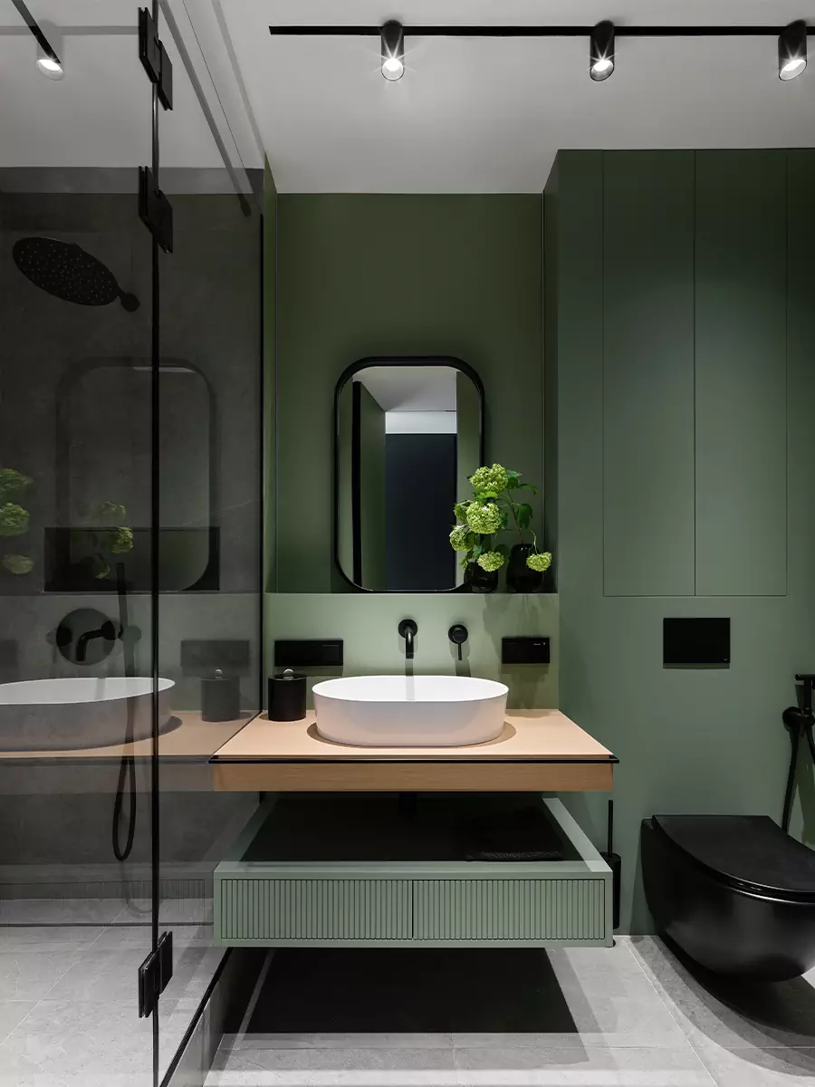 Функциональный интерьер с глубокими зелеными акцентами — проект студии MAD ABOUT INTERIOR
