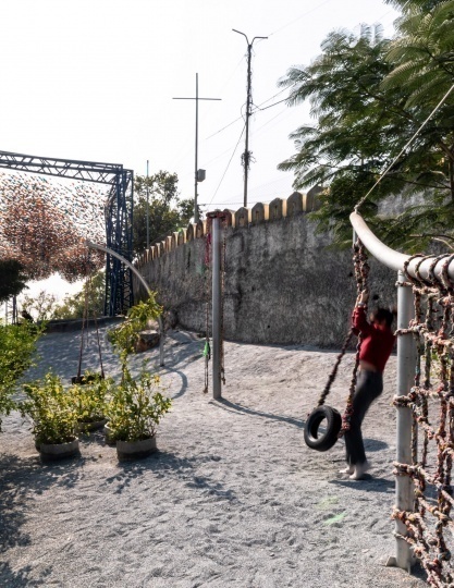 Архитекторы Studio Saar вдохнули новую жизнь в заброшенный парк в Индии