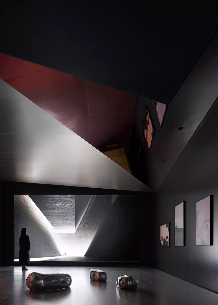 Ломаные линии и сложная геометрия в интерьере выставочного зала в Китае — проект Topway Space Design