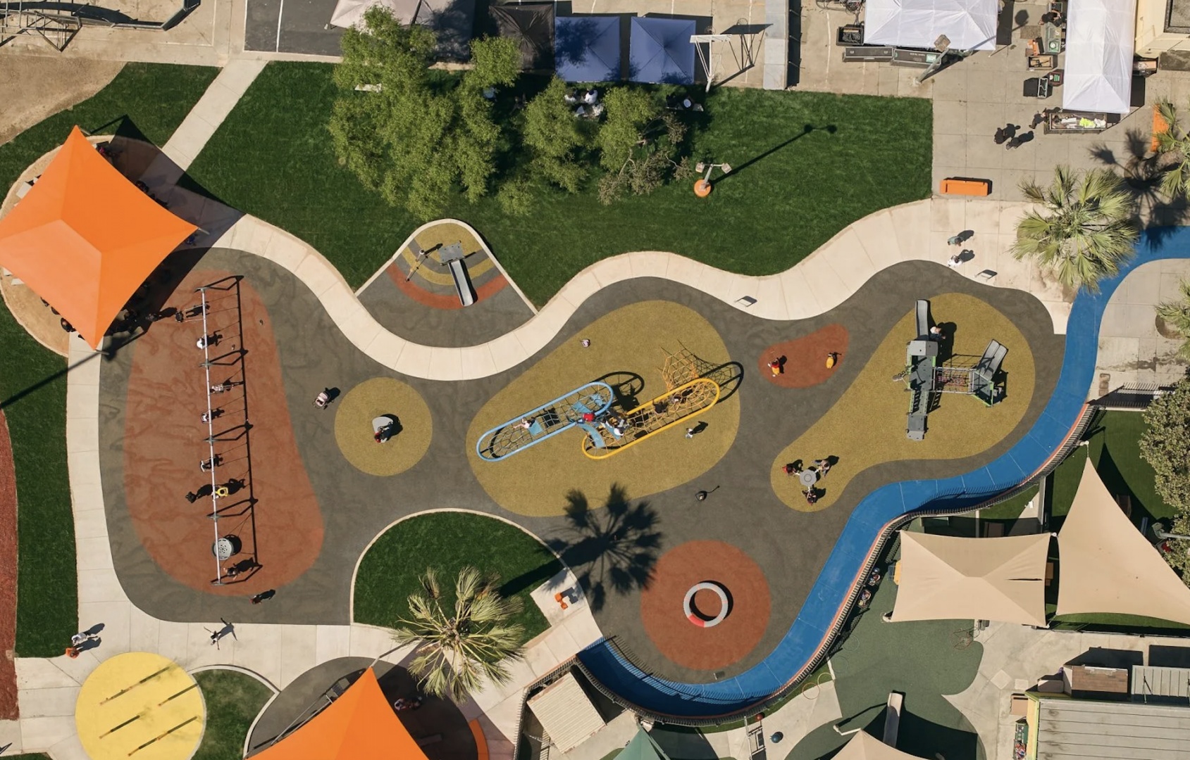 Архитекторы NBBJ построили детскую площадку вместе с местным сообществом