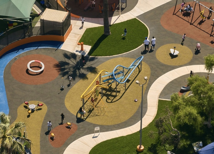 Архитекторы NBBJ построили детскую площадку вместе с местным сообществом