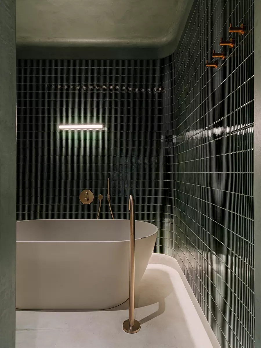 Интерьер дома в польском лесу, наполненный культовыми предметами дизайна — проект dobrowolska.studio & Coucou Interiors