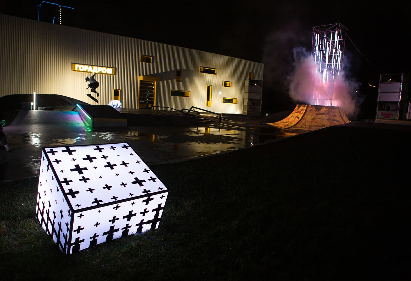 Медиаинсталляция Volcano в спортивном комплексе «Горадром». Студия Inty