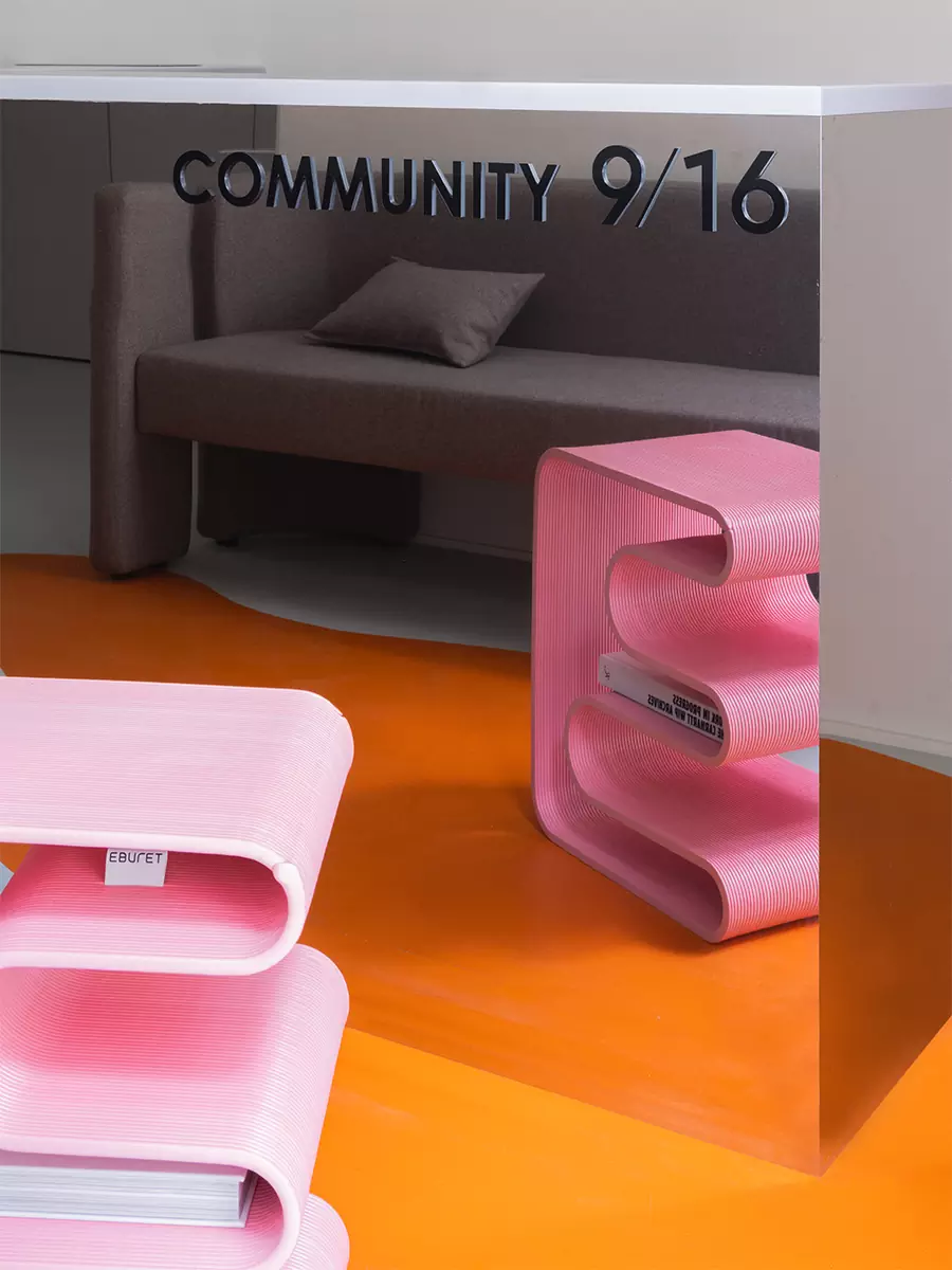 Интерьер парикмахерской, вдохновленный работами Рикардо Бофилла — проект студии Kovalev&Partners