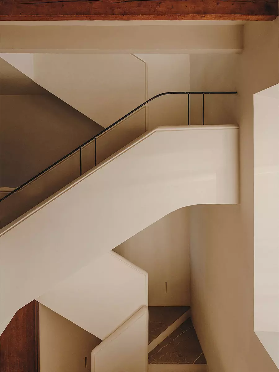 Баланс исторического наследия и современности в интерьере старинной усадьбы на Майорке – проект Фелиу Руллана и Виктории Видаль