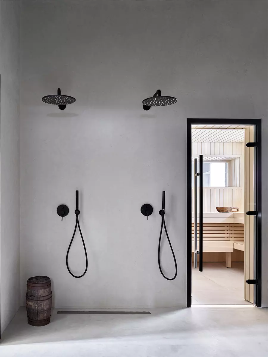 Современный интерьер деревенского дома с искусством и этническим декором — проект Лены Коваленко