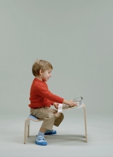 Дизайнеры из Studio Lentala сделали детские стулья для «активного сидения»